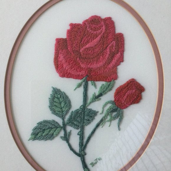 Hand embroidered embroidery yarn art wall hanging red rose framed signed - Picture 3 of 4